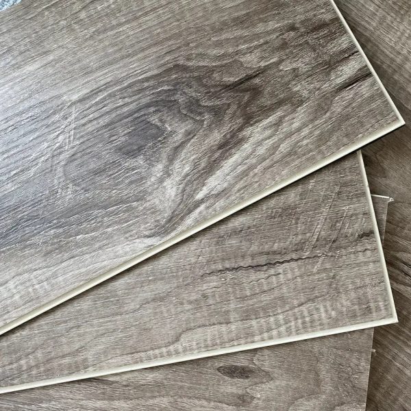 Vinyl Flooring - Image 4